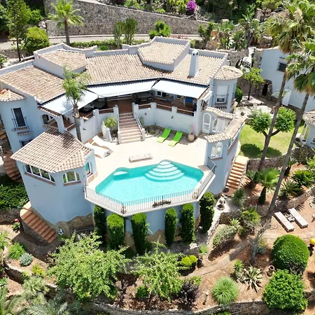 Mit Pool Und Panoramablick In Holiday home